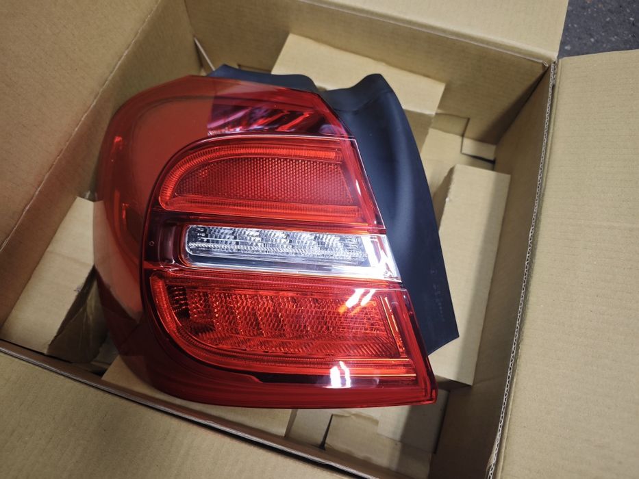 Чисто нов led ляв стоп за gla x156