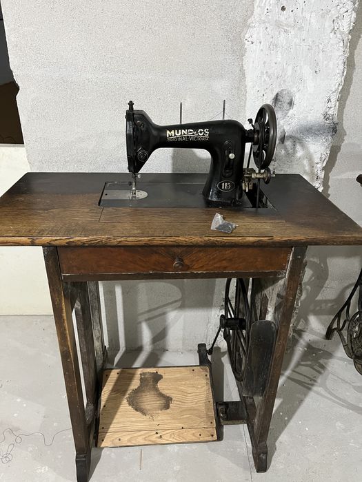 Masina de cusut Mundlos 115