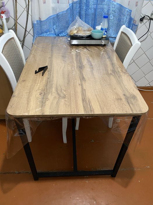 Продам кухонный стол