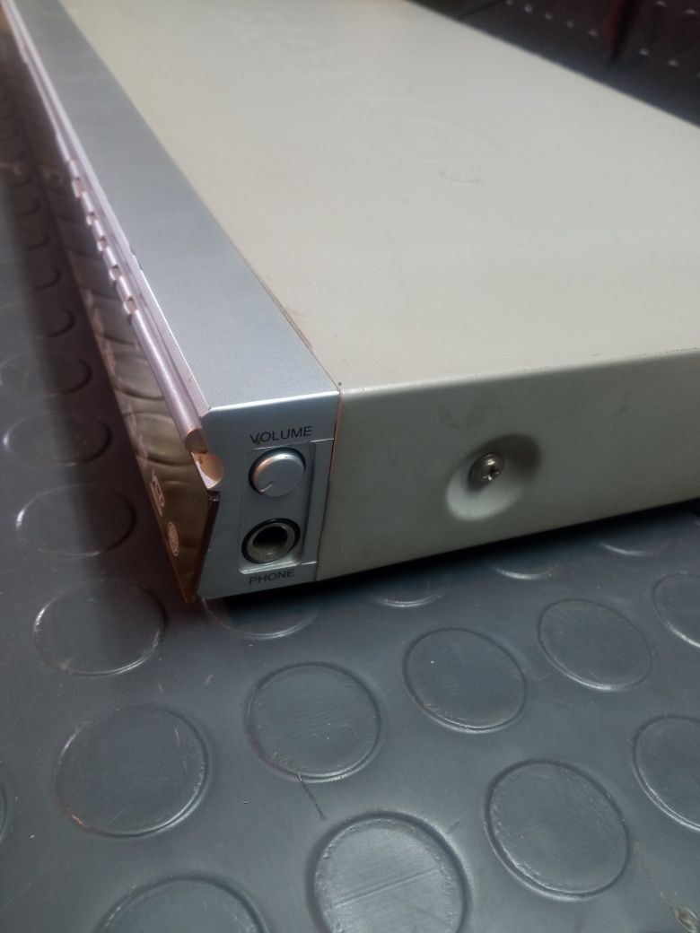 DVD player SANG.