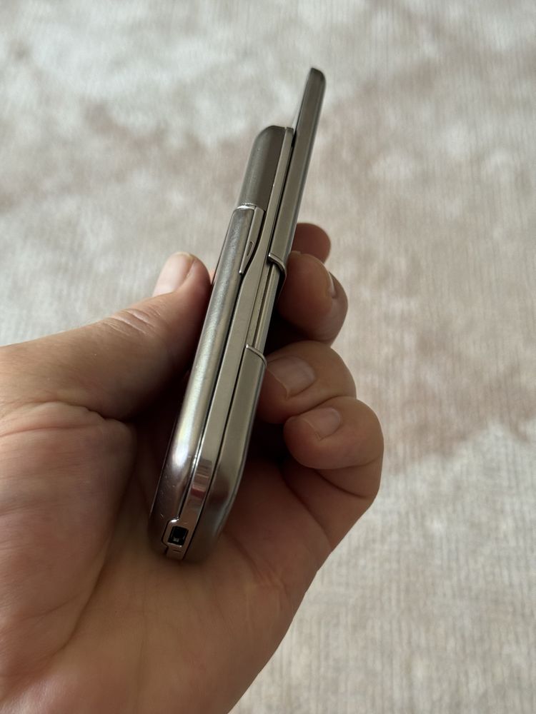Nokia 8800 art carbon