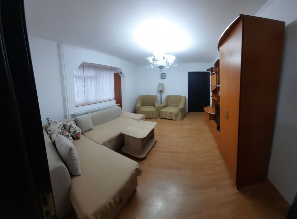 De închiriat apartament 3 camere