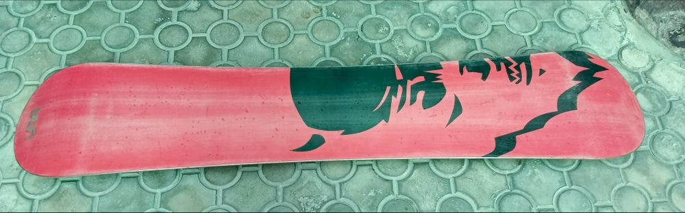 Сноуборд б/у в хорошем состоянии сапоги 42 размер