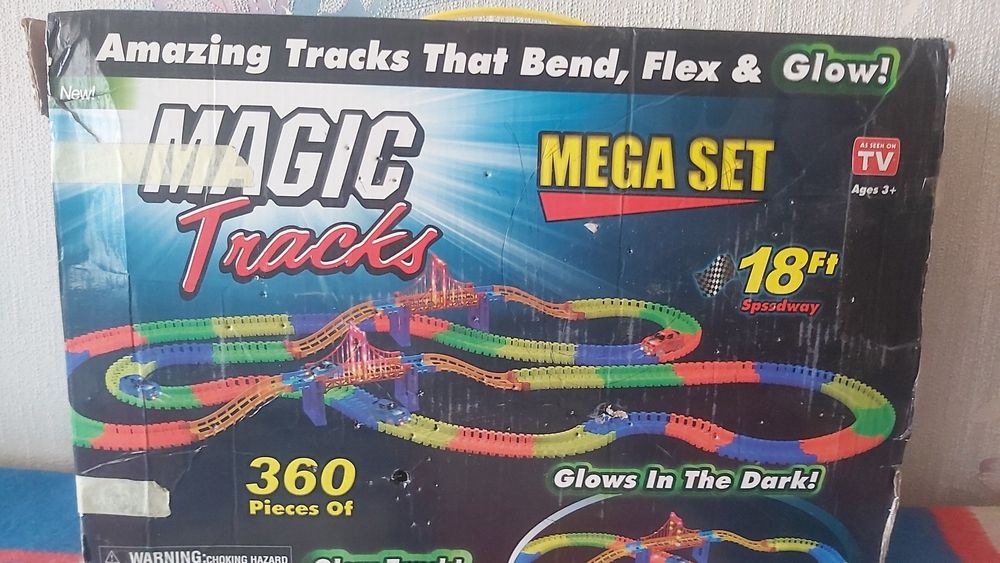 Отдам даром дорогу для машинки, в коробке только нет  самой машинки