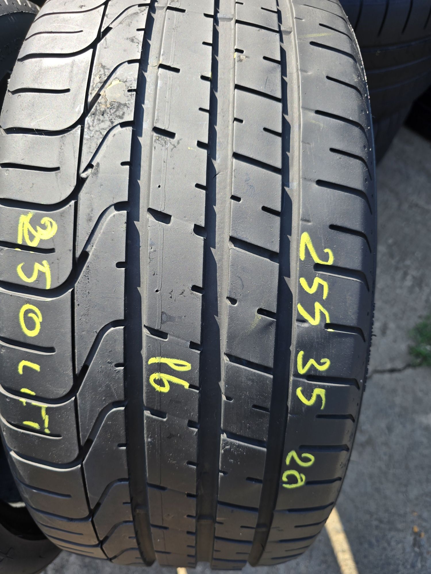 255 35 20 pirelli vara