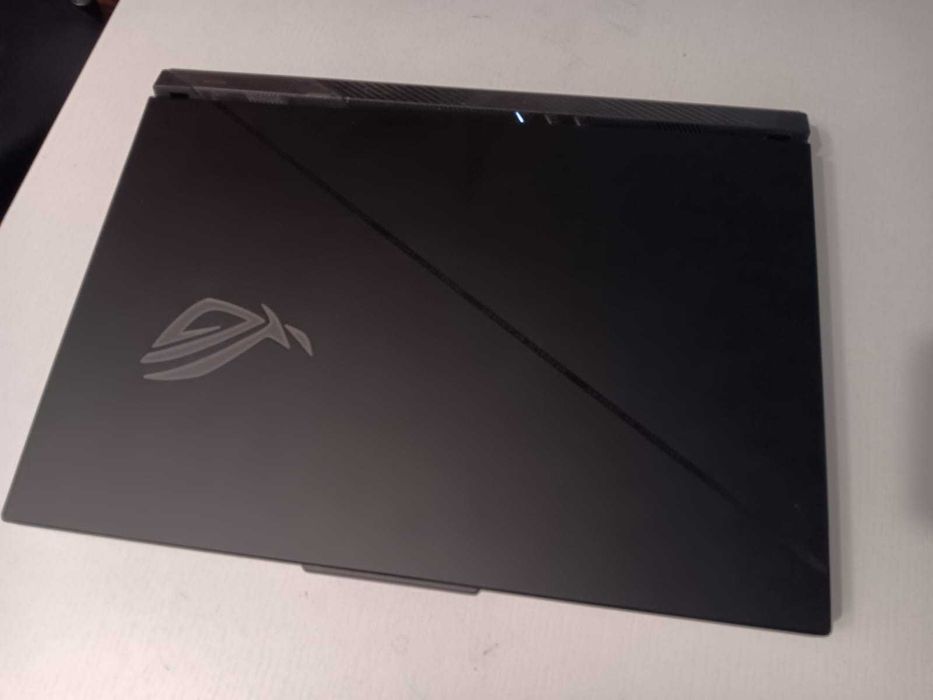 ASUS ROG Strix SCAR 18 2024 i9-14900HX / RTX 4080 / 64GB / 1TB  ca nou