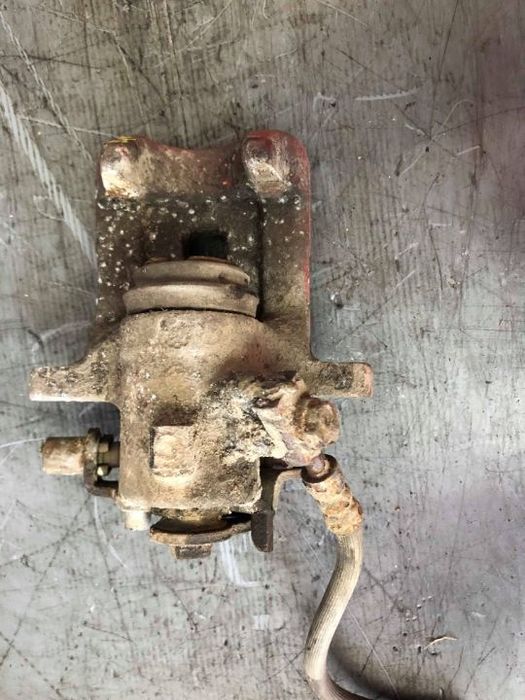 etrier dreapta spate 1.9 tdi awx  passat b5 audi a4 b6 vw passat b5 skoda superb