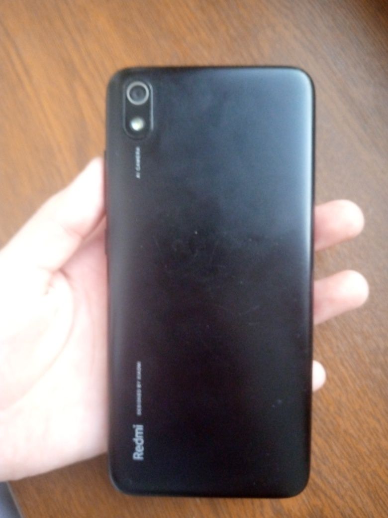 Redmi 7 yaxshi telefon karobkasi bor.  300.000. Birinchi oganga skidka
