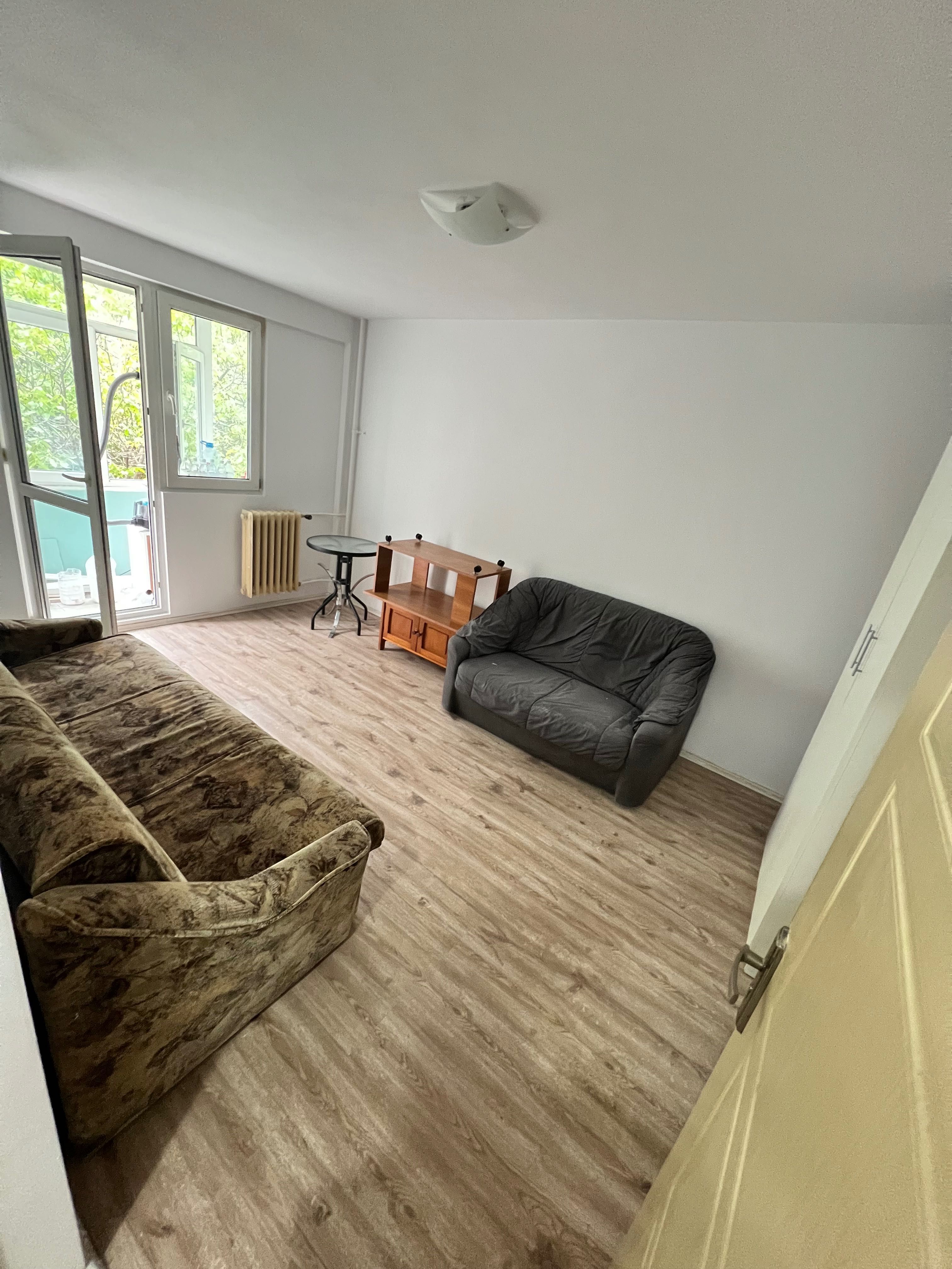 Vand apartament cu 2 camere