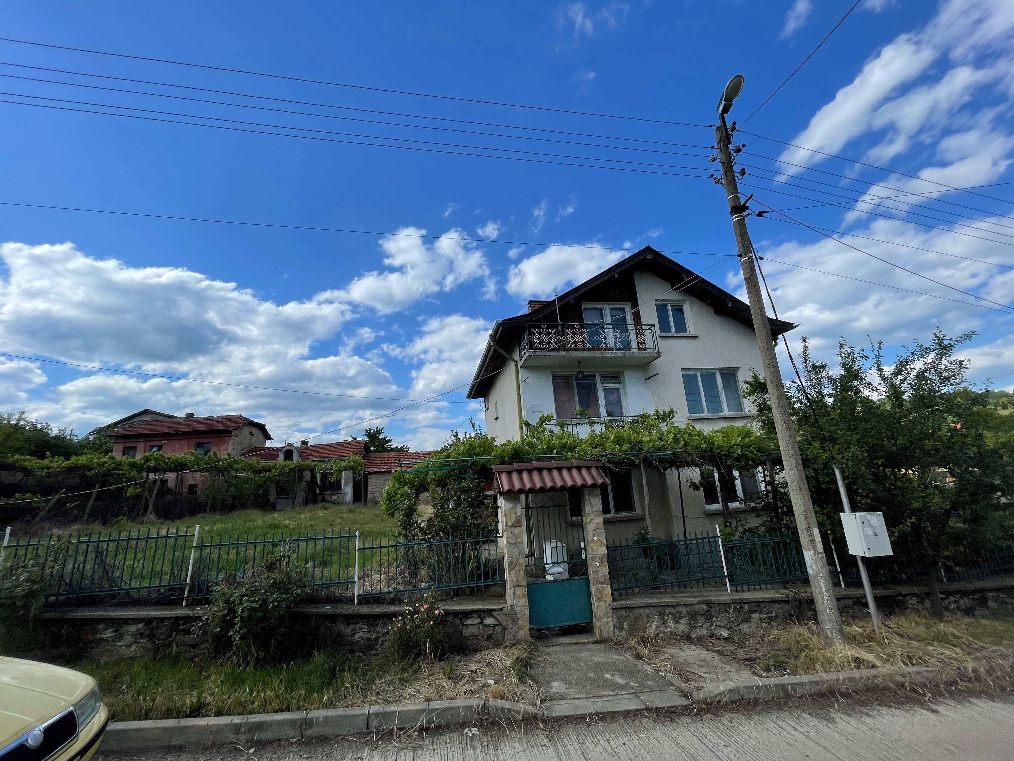 Две големи къщи в делим парцел. Малка Верея , Стара Загора