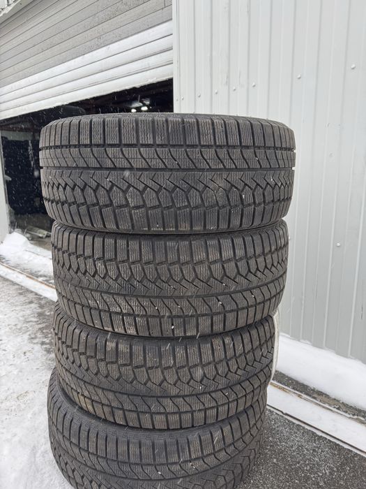 Резина зима 265/40/22