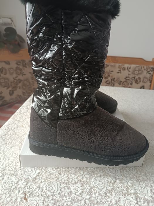 Cizmulițe îmblănite tip Ugg