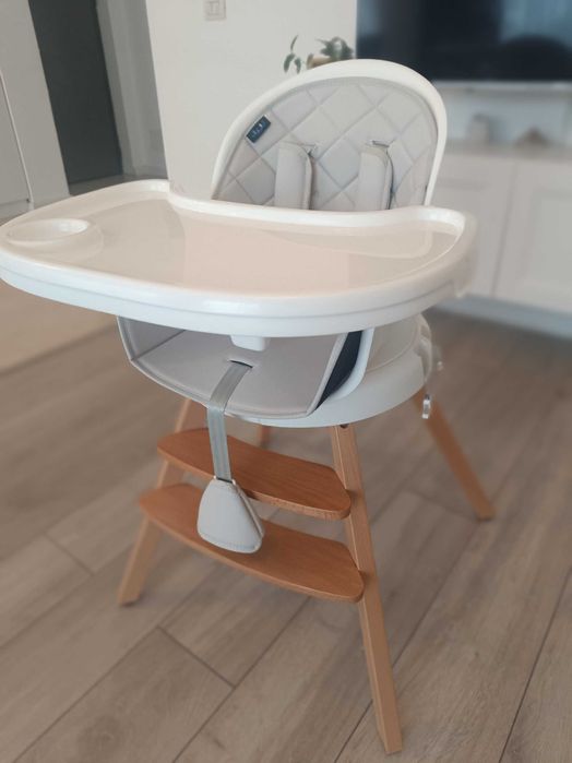 Scaun de Masa Bebe Premium – Neutilizat, Primit cadou