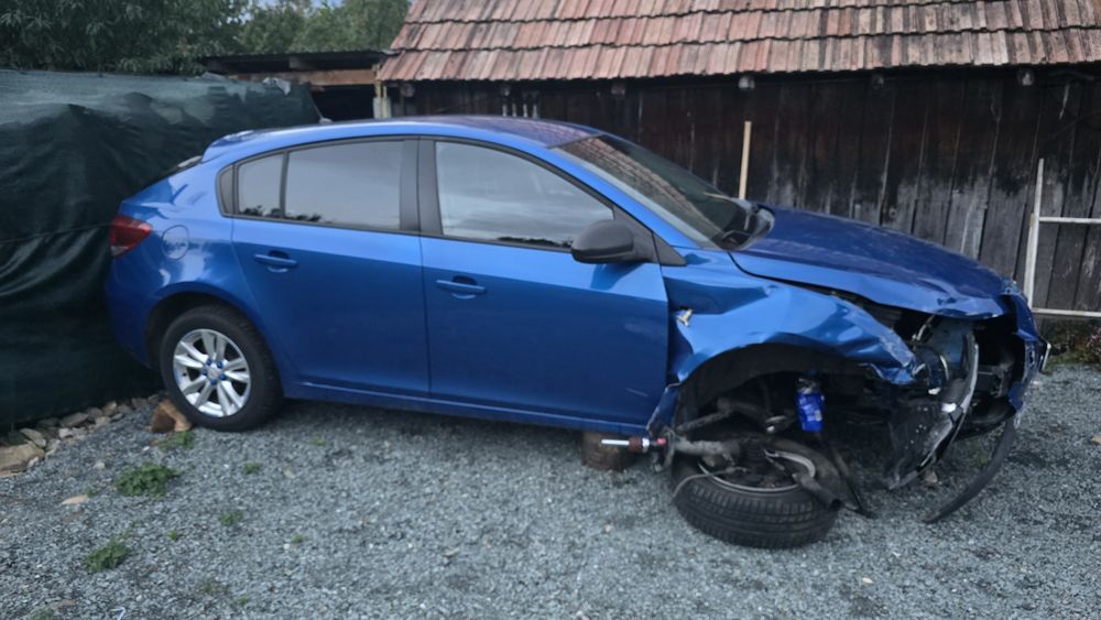 Vand Chevrolet Cruze 1.8 benzina + gpl avariat