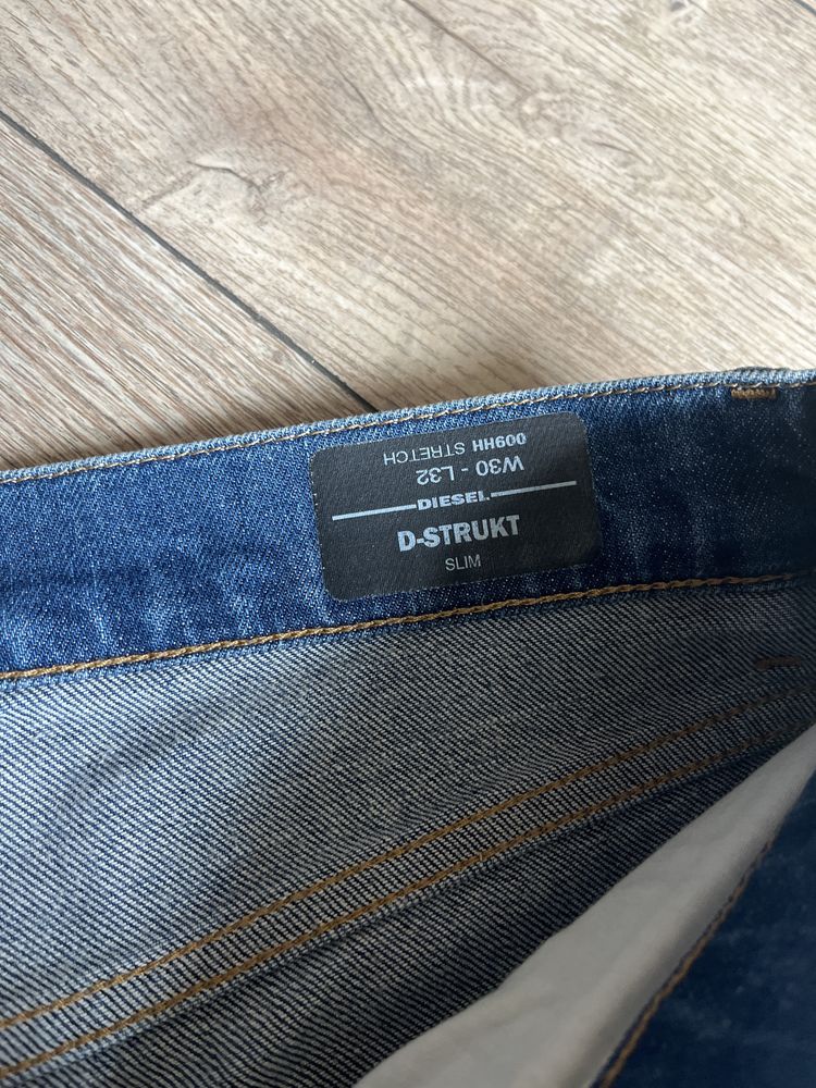 DIESEL : D-Strukt Slim Stretch Denim - 30 / Оригинал