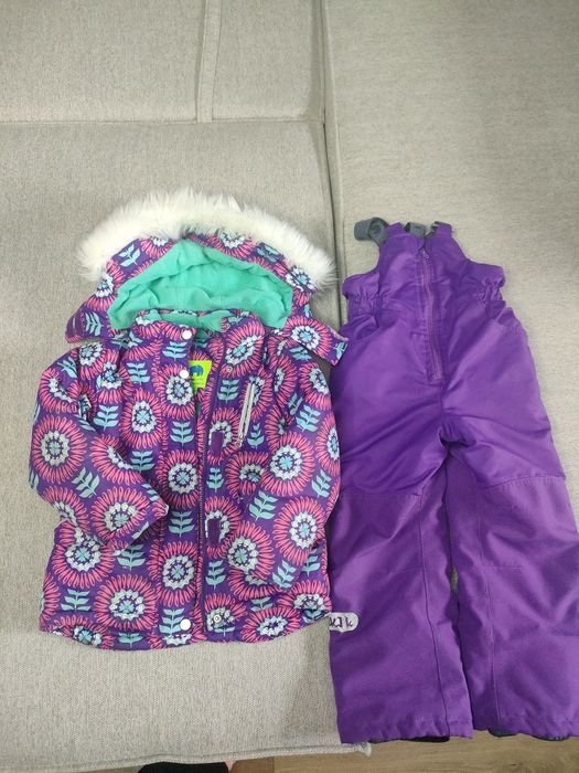 Продам зимний комбинезон для девочки размер 104