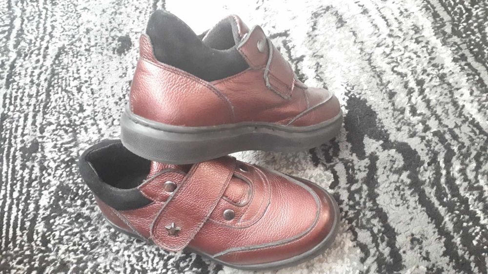 Pantofi Marelbo din piele naturală  măr  30
