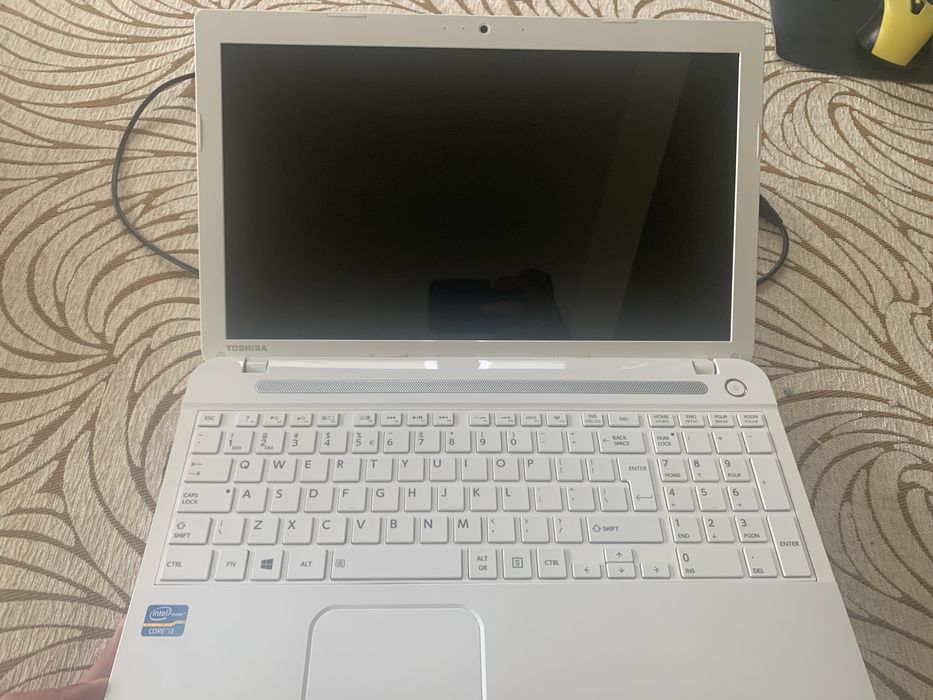 Laptop Toshiba 15.6'' Satellite Intel Core I3-2.5Ghz, 8GB, upgrade SSD