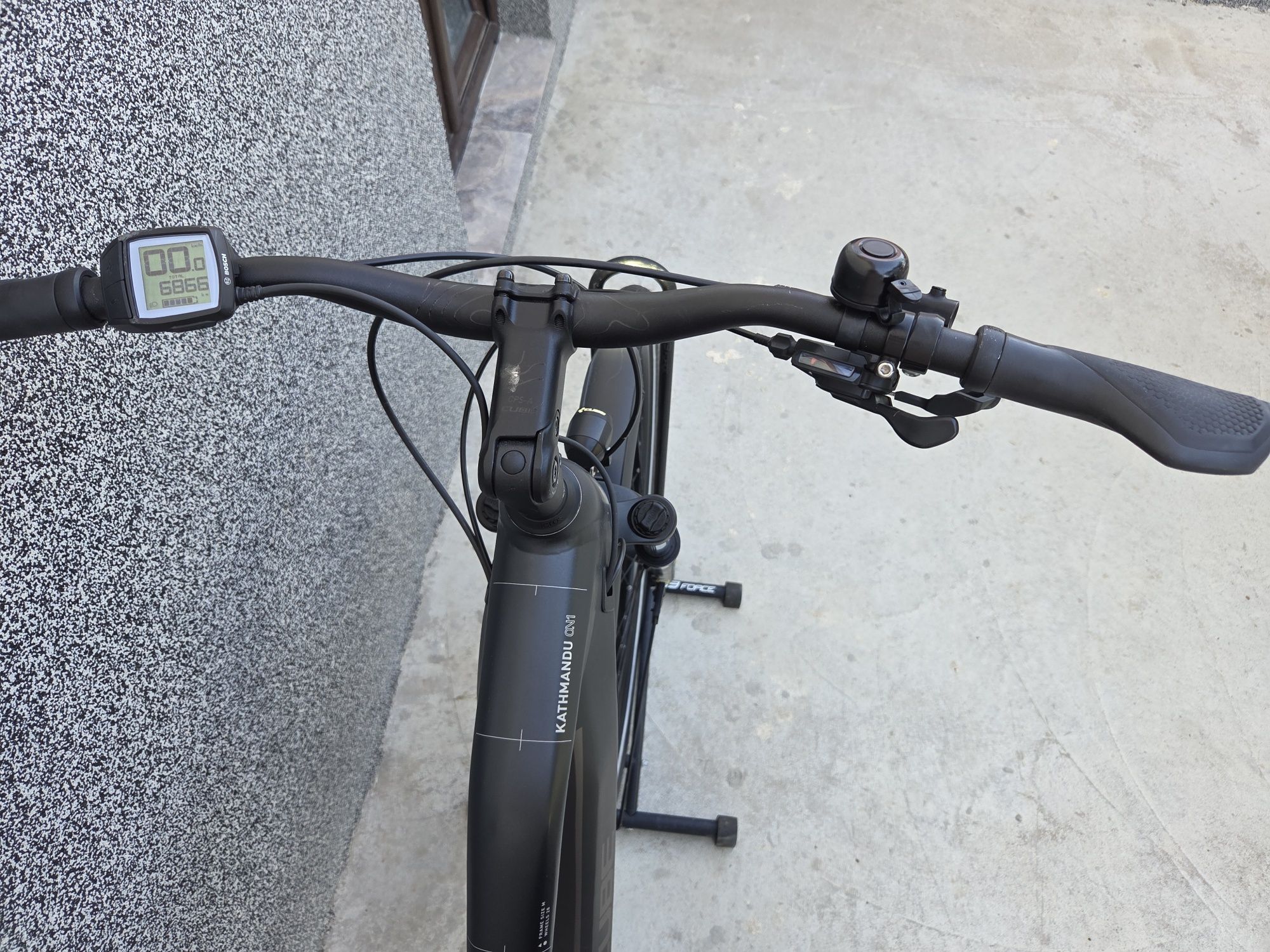 Електрически велосипед CUBE KATHMANDU 28" Bosch CX мотор ПЕРФЕКТЕН!