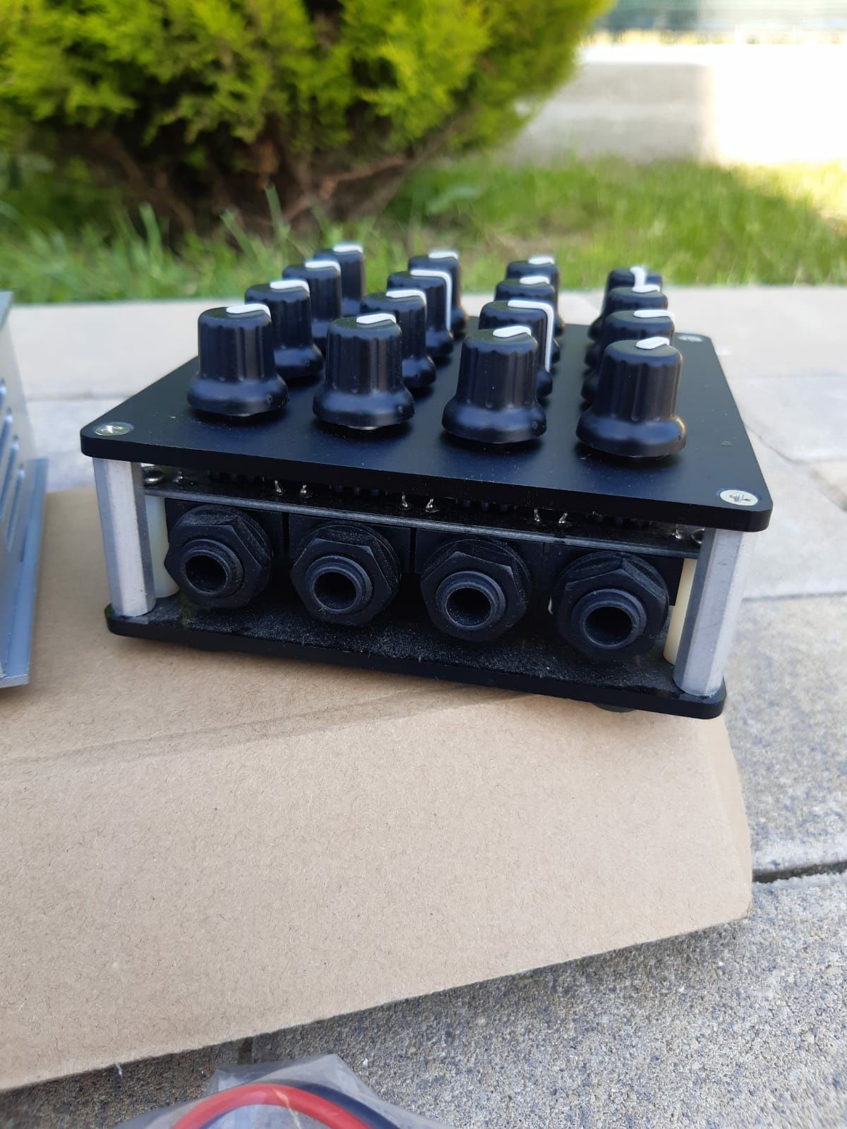 Preamplificator pe lămpi/ Mixer pasiv  4x4