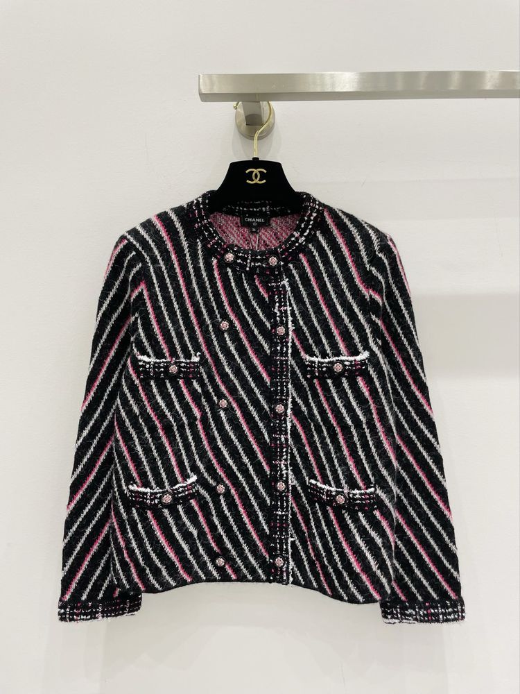 Жилетки Chanel, LV