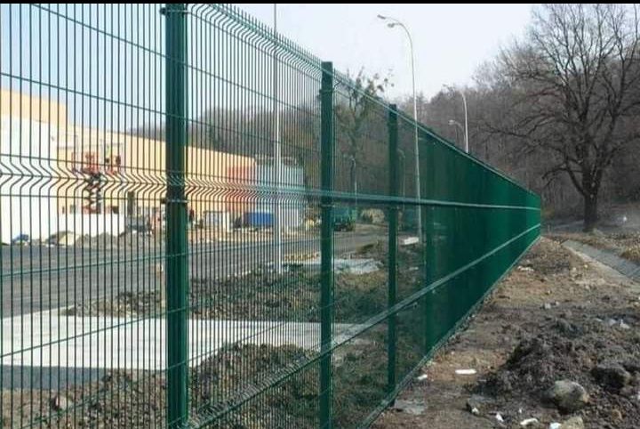 Garduri și porți la comanda clientului