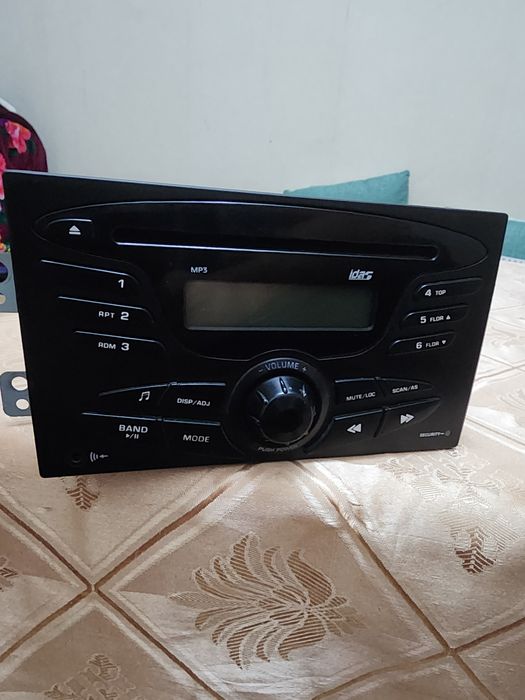 Kafolati bilan tovush chiqarishlari zo'r disk va auxda