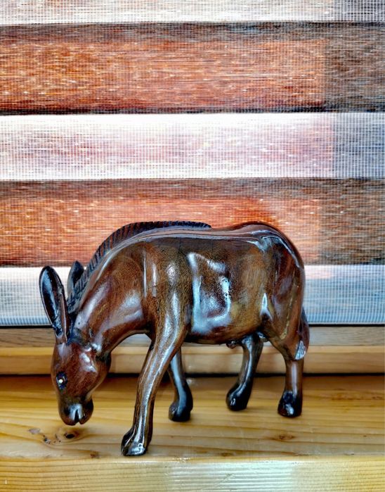 Фигура дървена дърворезба носорог скулптура от дърво ръчнно издялана