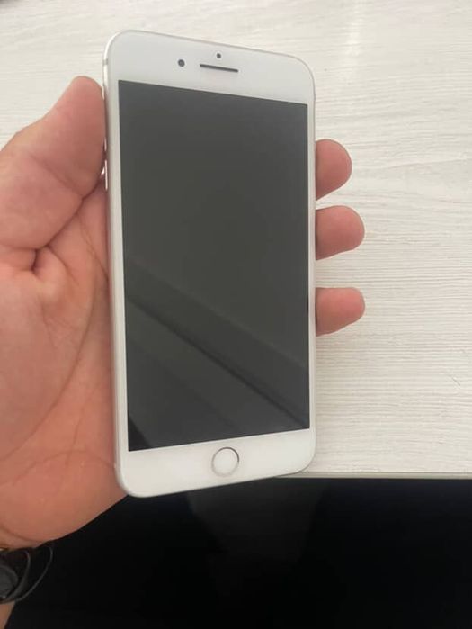 iPhone 8+ 64 gb.