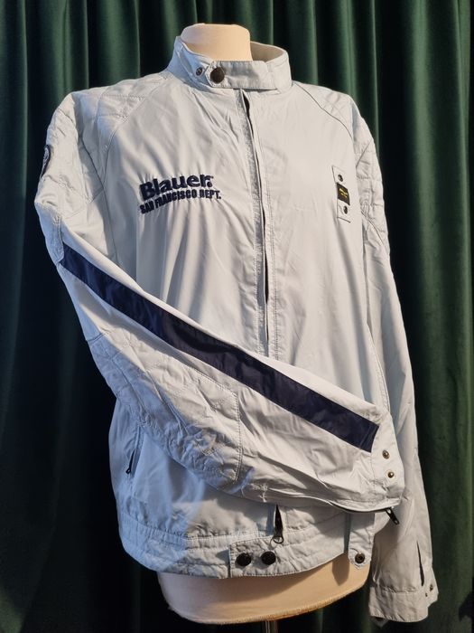 Vand Jacheta Blauer!