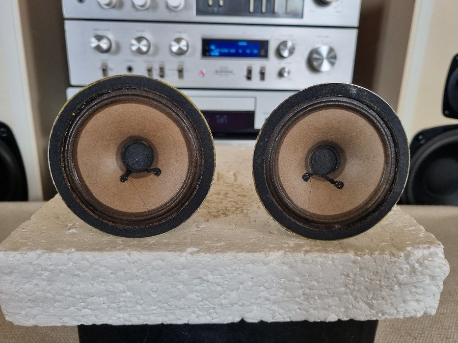 Set Difuzoare Medii Grundig. 4 ohms, 10 watts,8,9 cm. Impecabile.