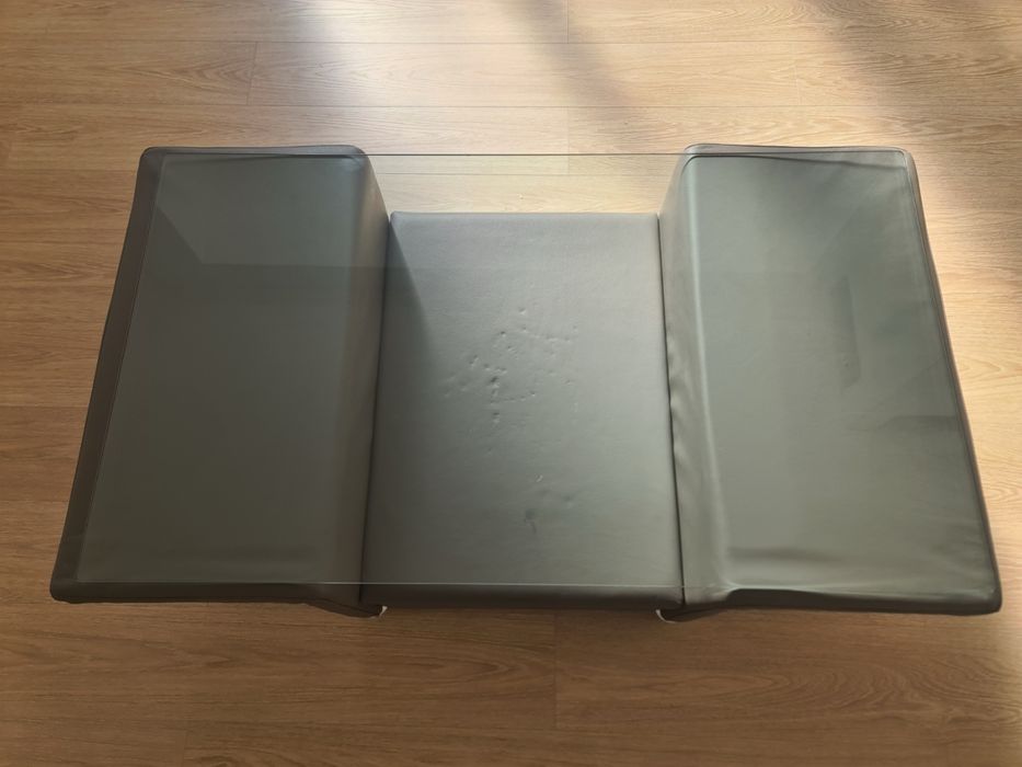 Холна маса естествена кожа/стъкло с място за багаж