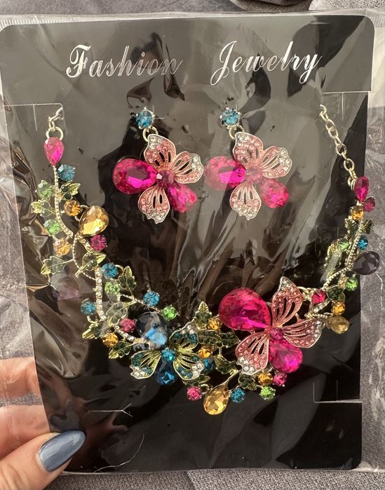 Дамски бижута-нови!