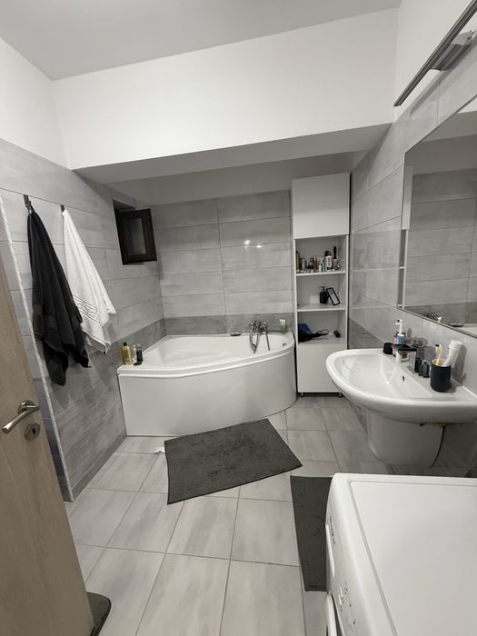 Inchiriez apartament 2 camere 100 mp Bucurestii Noi langa metrou Jiulu