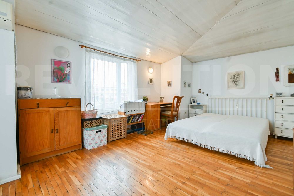 Продава се Тристаен апартамент в София, Център - 70 кв.м за 5715 €/кв.м - Снимка #8