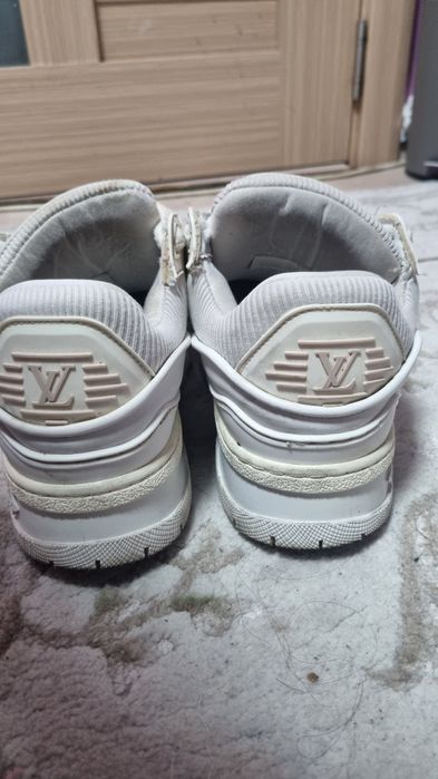 Vand Louis Vuitton adidasi