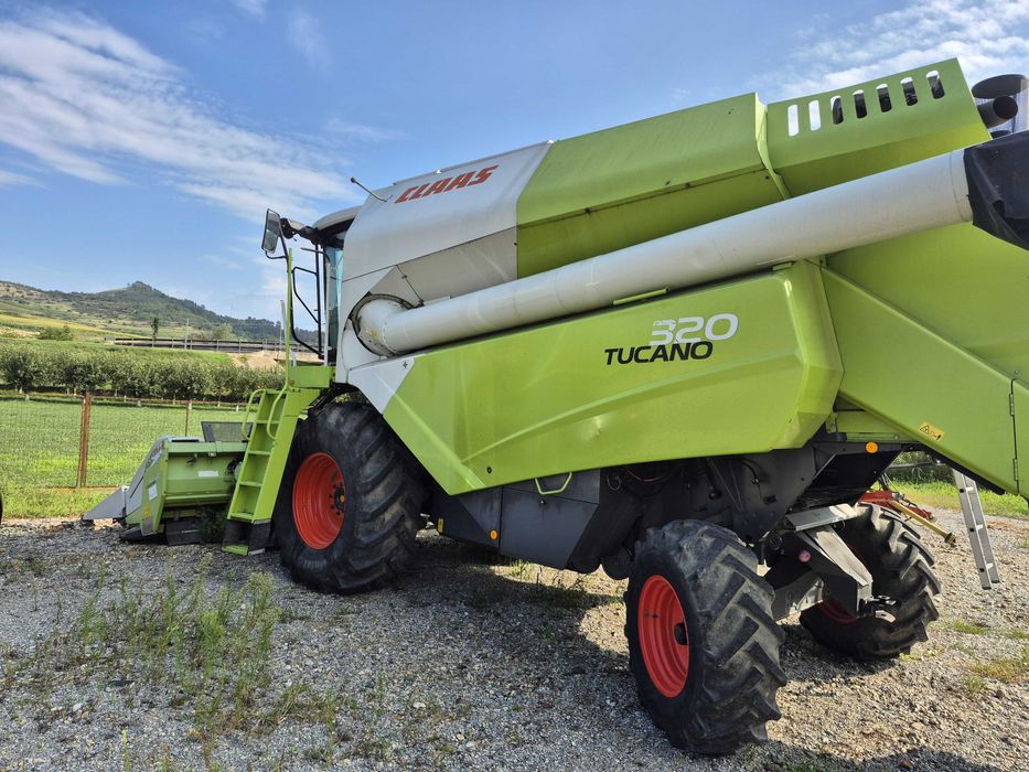 Combina CLAAS Tucano 320