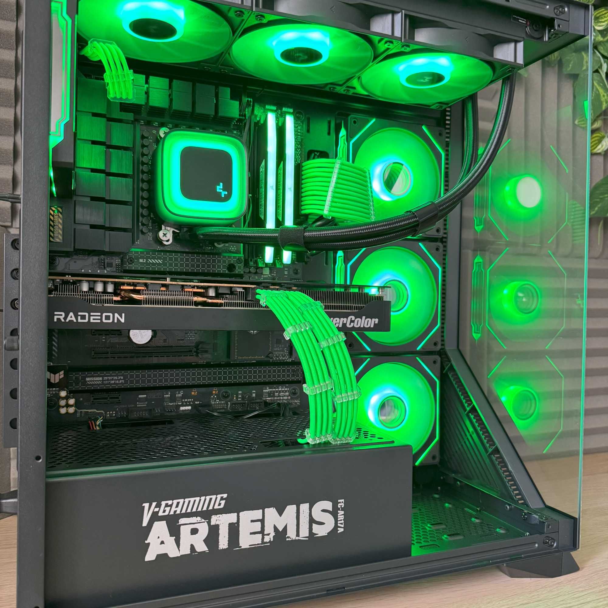 ЛИЗИНГ/ Геймърски компютър Ryzen 7 7800X3D/RX 9070 XT/32GB