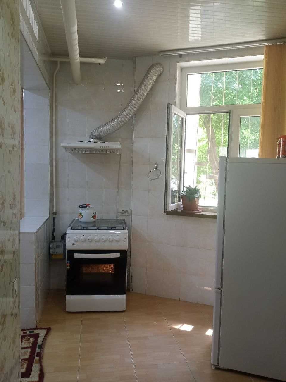 Срочно 1 этаж 3*2-х квартира (75м2) ул.Бобура Яккасарайский район