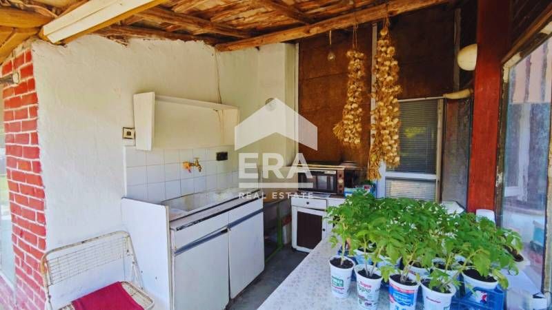 ЕКСКЛУЗИВНО! ЕРА ИмотиТе предлага за продажба Вила, с дворно място, ви
