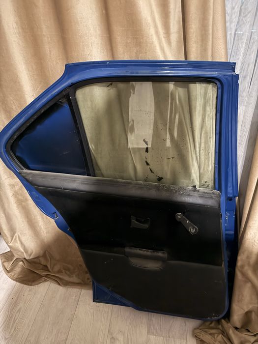 Продам дверь на бмв е36