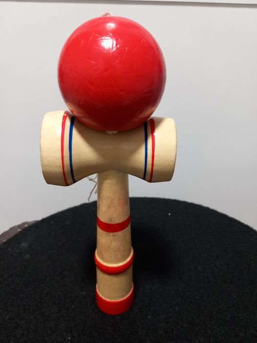 Vând kendama copii