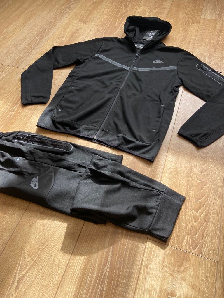 Trening Nike teech Flecee Negru