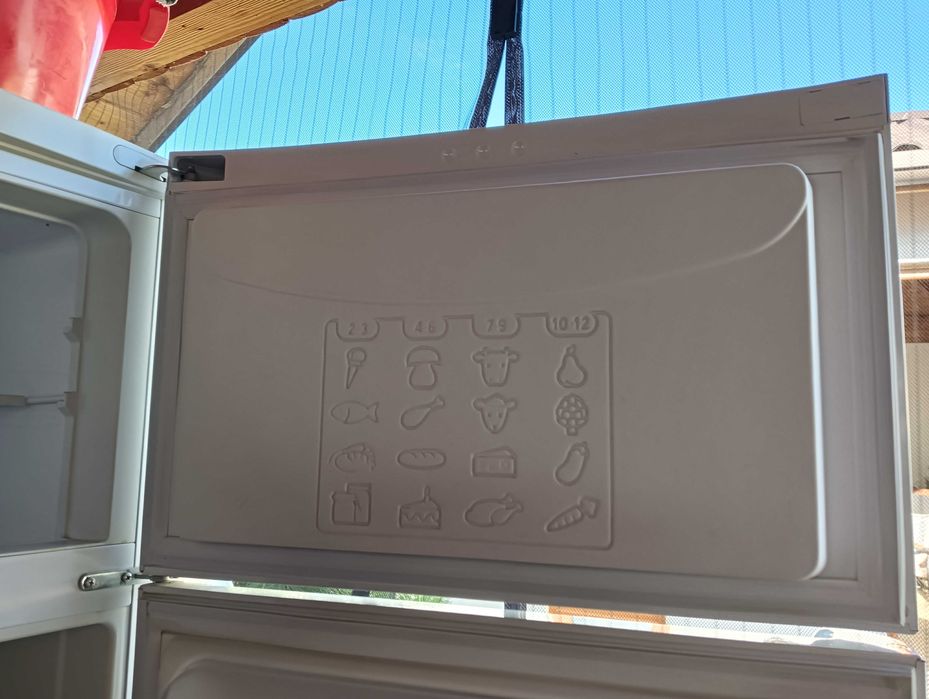 Combina frigorifică Indesit