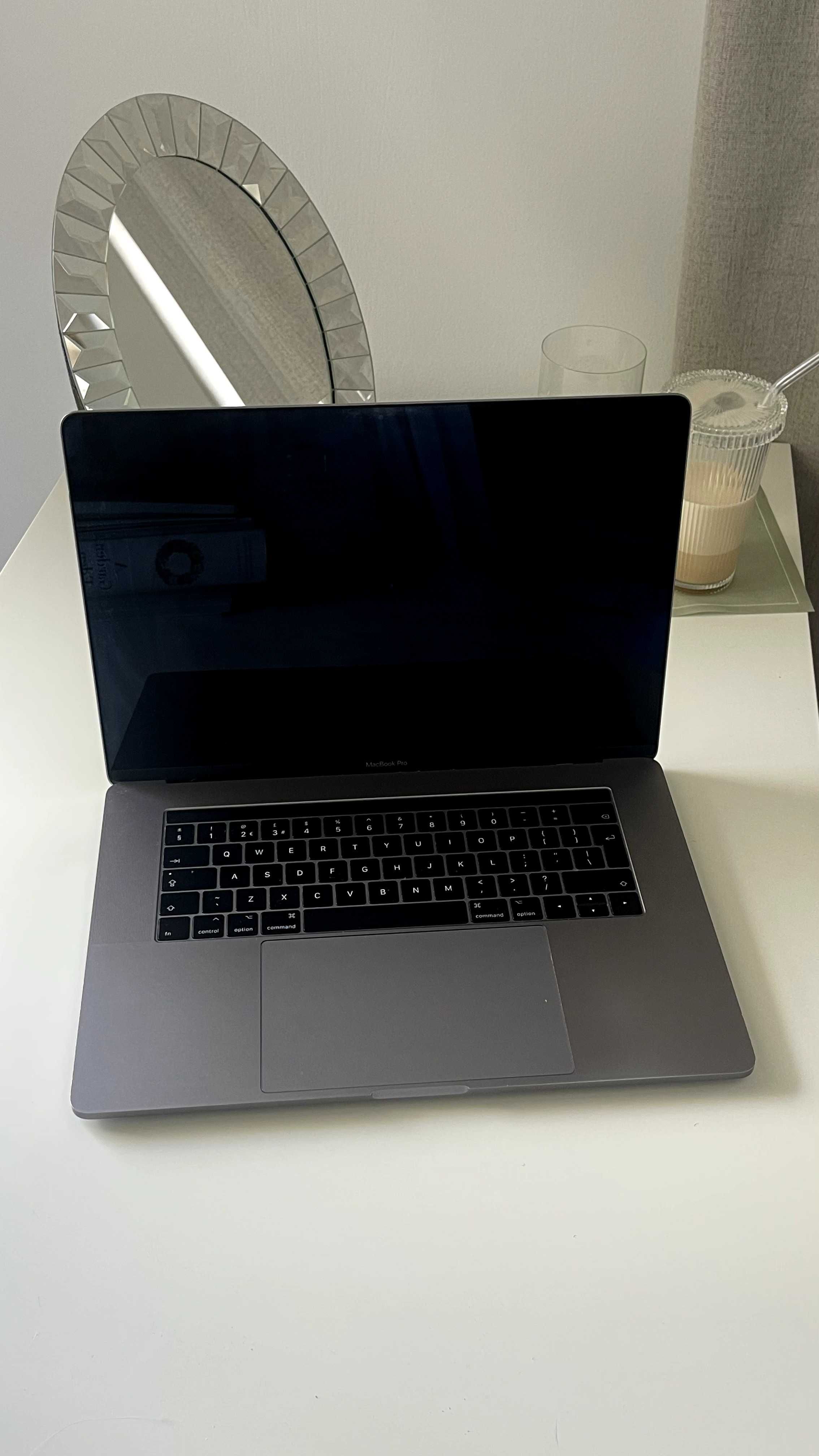 MacBook Pro 15-inch, 2016
