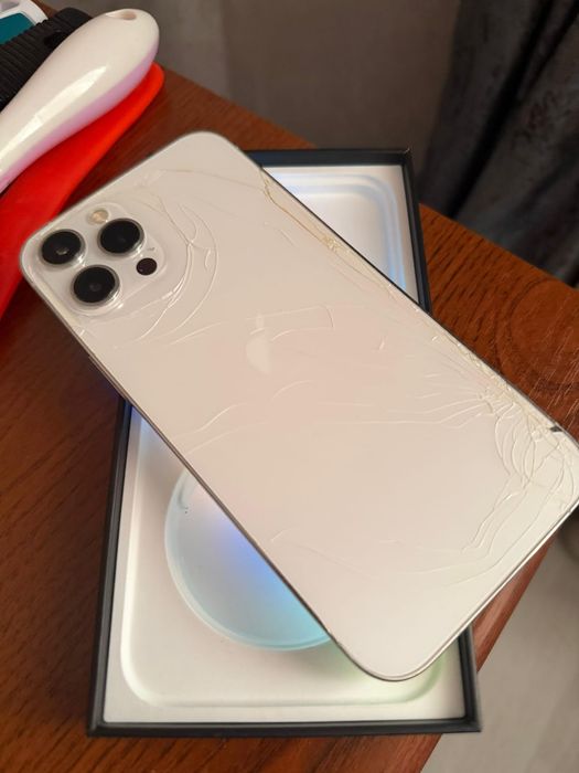 IPhone 12 Pro MAX продаётся