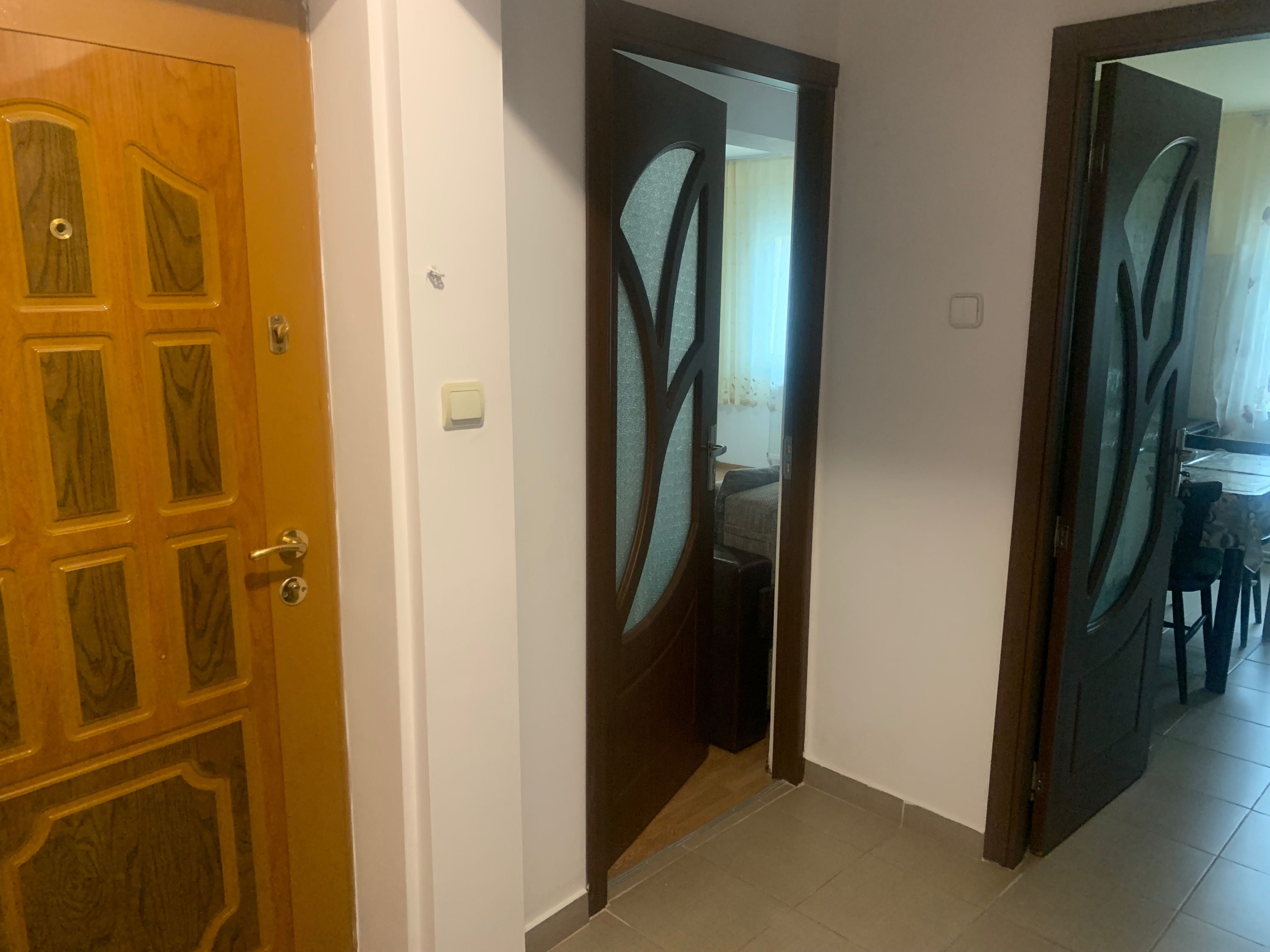 Apartament cu 2 camere decomandat Centru Civic