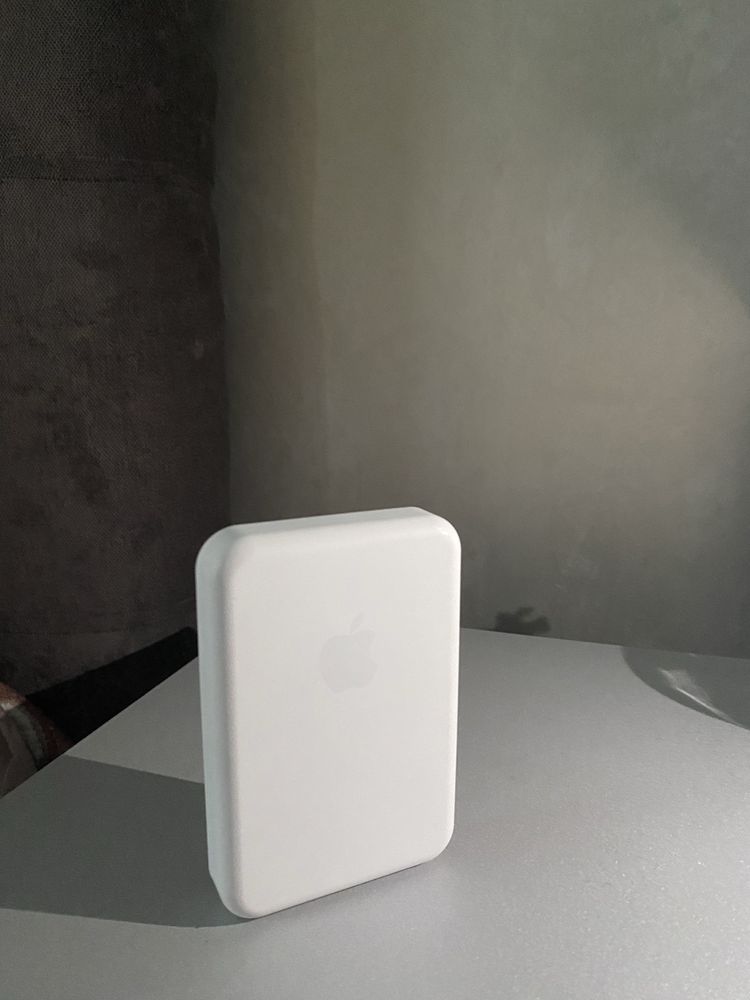 Apple magsafe battery pack