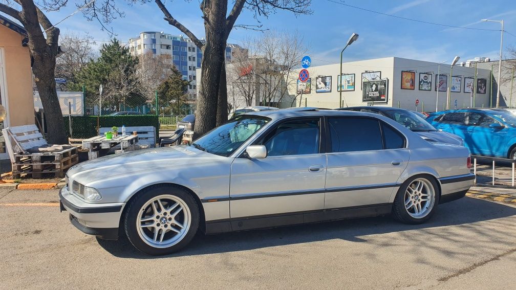 ОРИГИНАЛНИ Style 37 M parallel 18 джанти с нови гуми