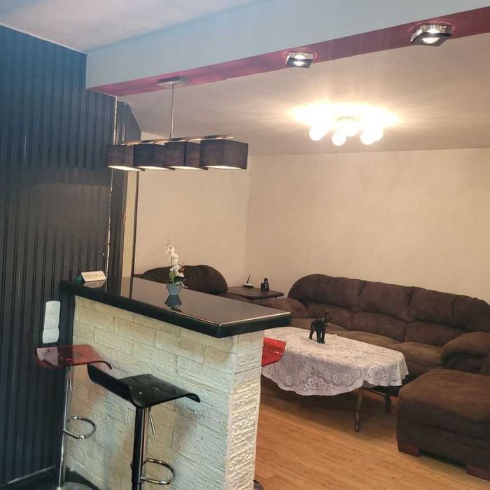 Дава се под наем Тристаен апартамент в Бургас, Център - 96 кв.м за 700 € - Снимка #3